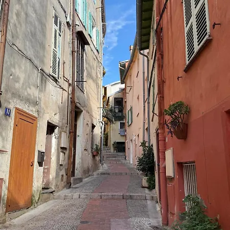 - Vieille Appartement